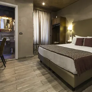 vaticano-julia-luxury-rooms.it-romehotels.com/